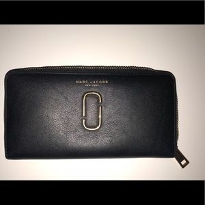 Marc Jacobs Wallet price negotiable